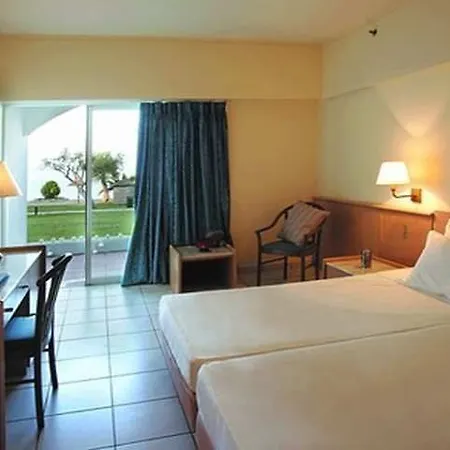 Dassia Chandris Hotel